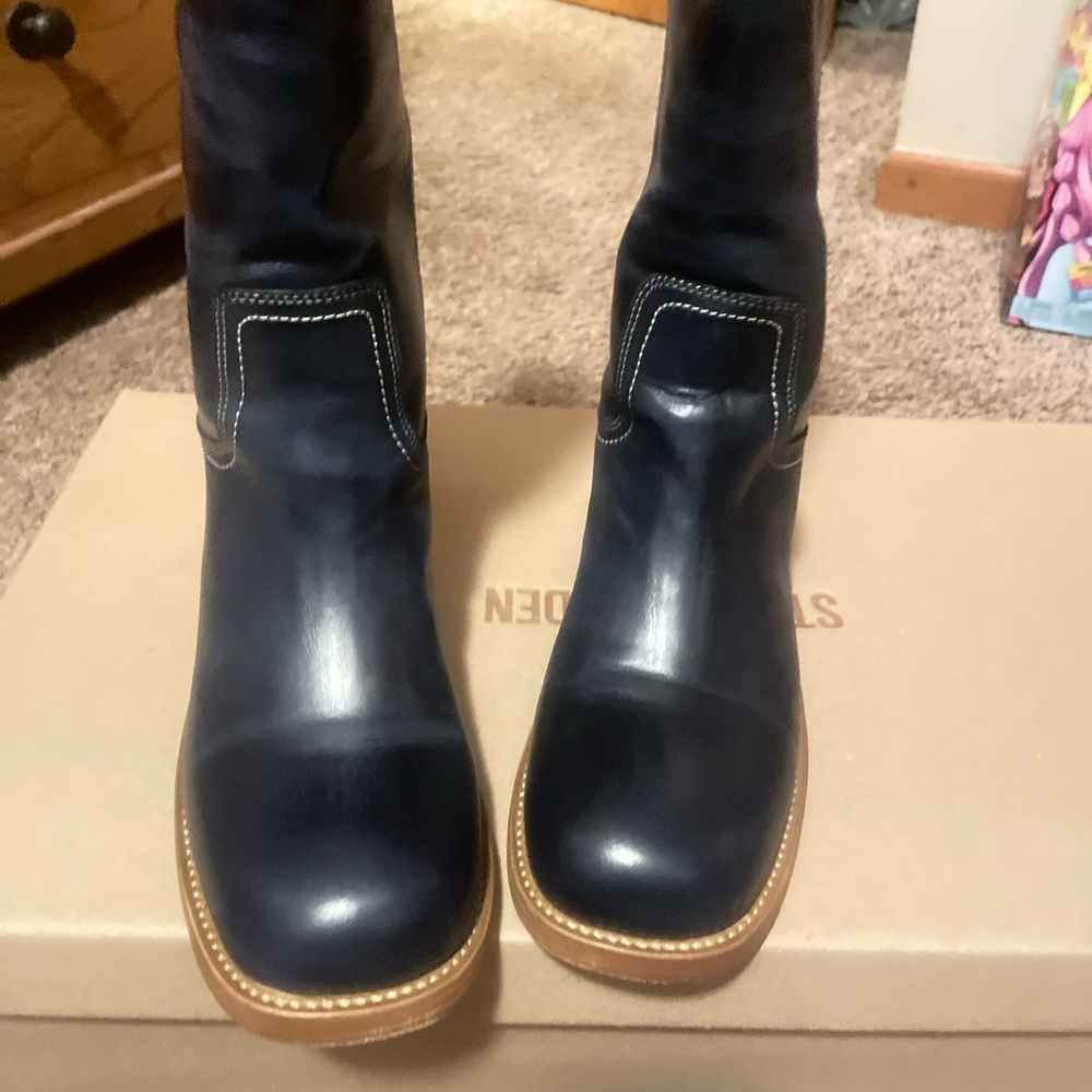 Stunning Leather Steve Madden Navy blue   Boots!